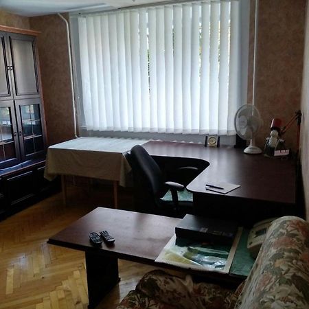 4-x Apartments Center Wi-Fi с 3-мя спальнями 95м2 Чернигов Экстерьер фото