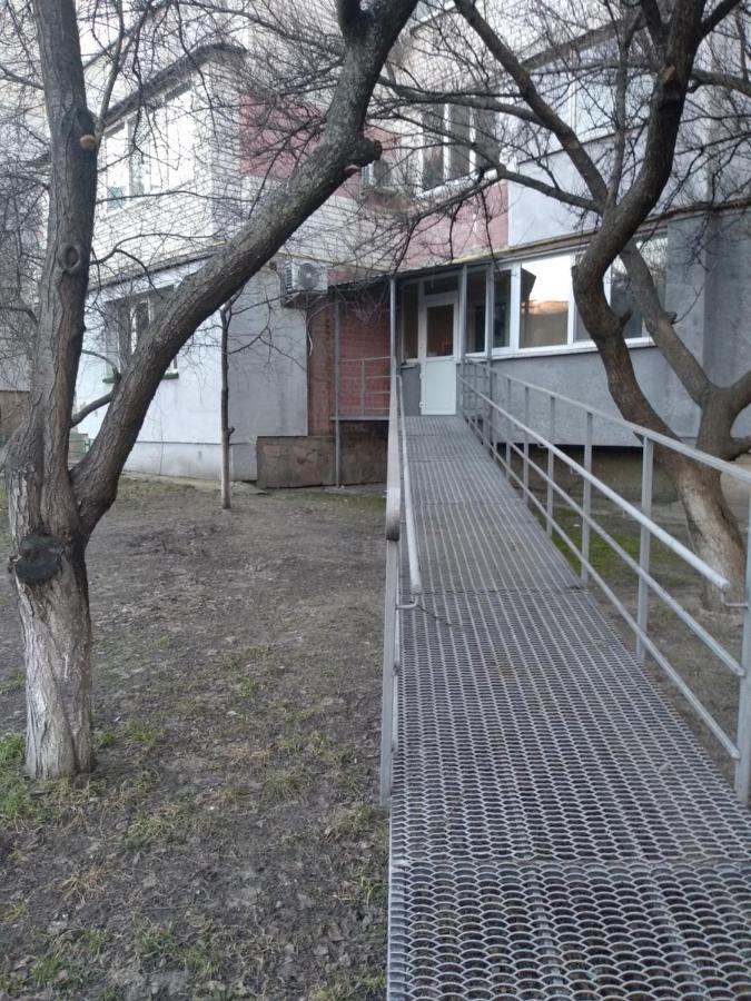 4-x Apartments Center Wi-Fi с 3-мя спальнями 95м2 Чернигов Экстерьер фото